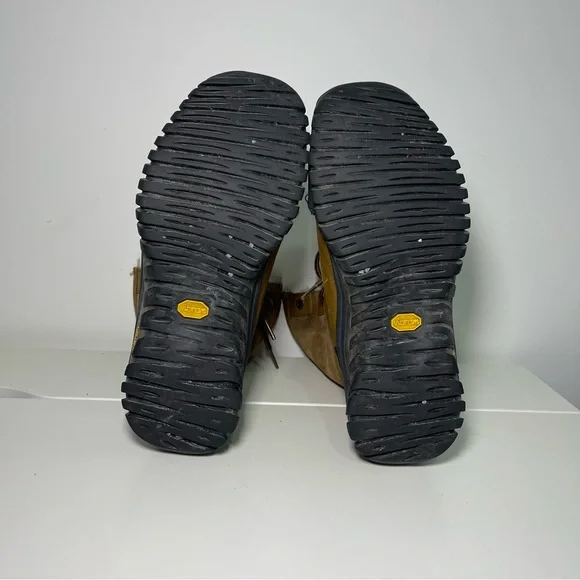 UGG Women Adirondack II Brown Shearling Snow Boots size 7.5 Waterproof Vibram - Picture 10 of 11